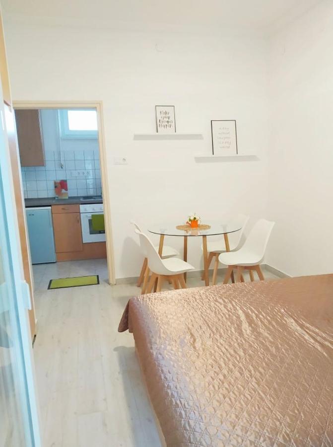 Ildiko Apartman ไฮจ์ดุสโซบอสโล ภายนอก รูปภาพ