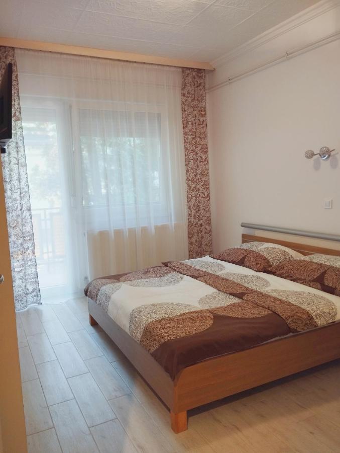 Ildiko Apartman ไฮจ์ดุสโซบอสโล ภายนอก รูปภาพ